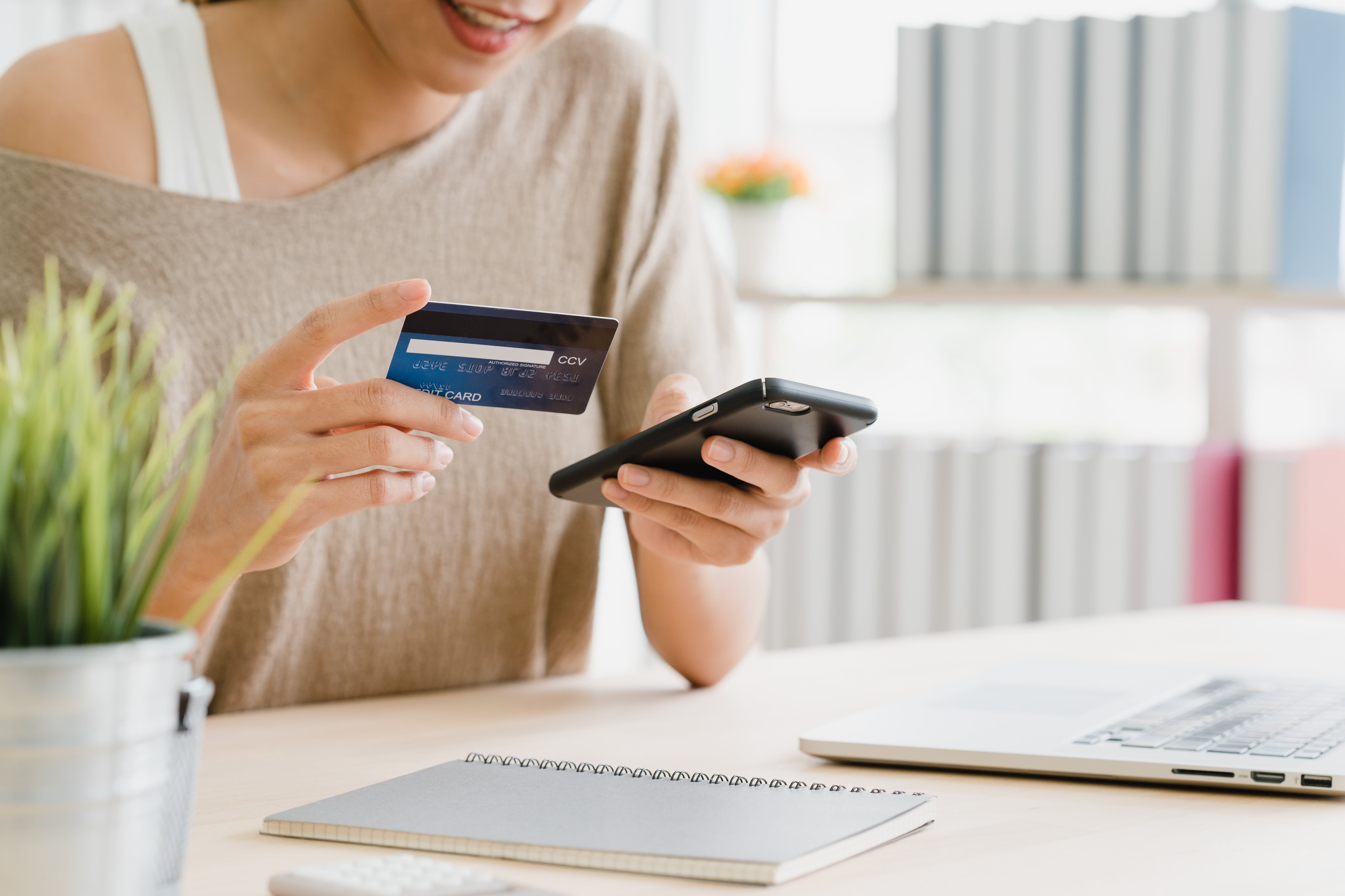 ¿Qué es mejor: pagar a crédito o de contado?
