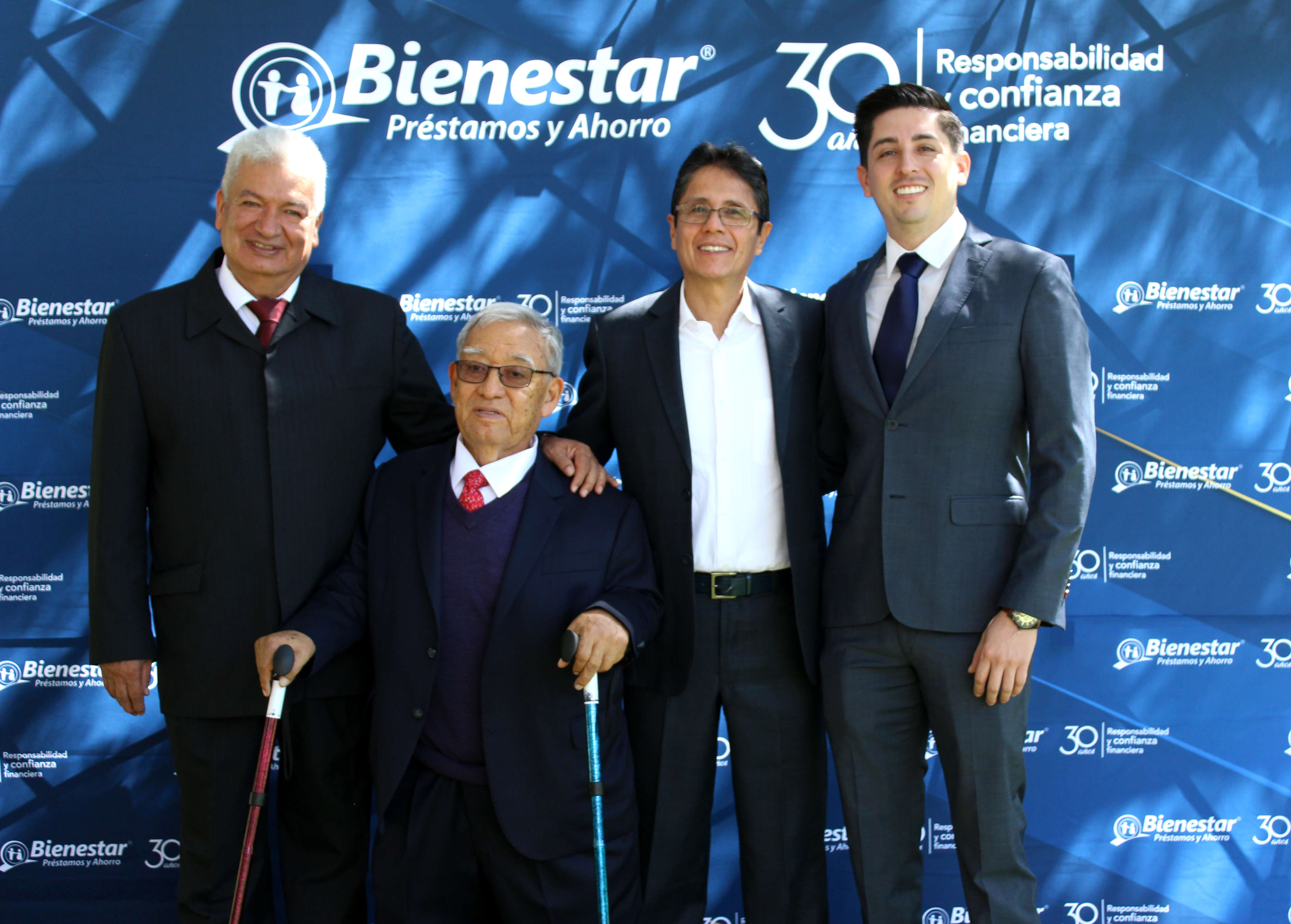 30 Años de Responsabilidad y Confianza Financiera con Bienestar Préstamos y Ahorro